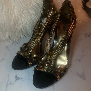 Carlos Santana Heels 🎸